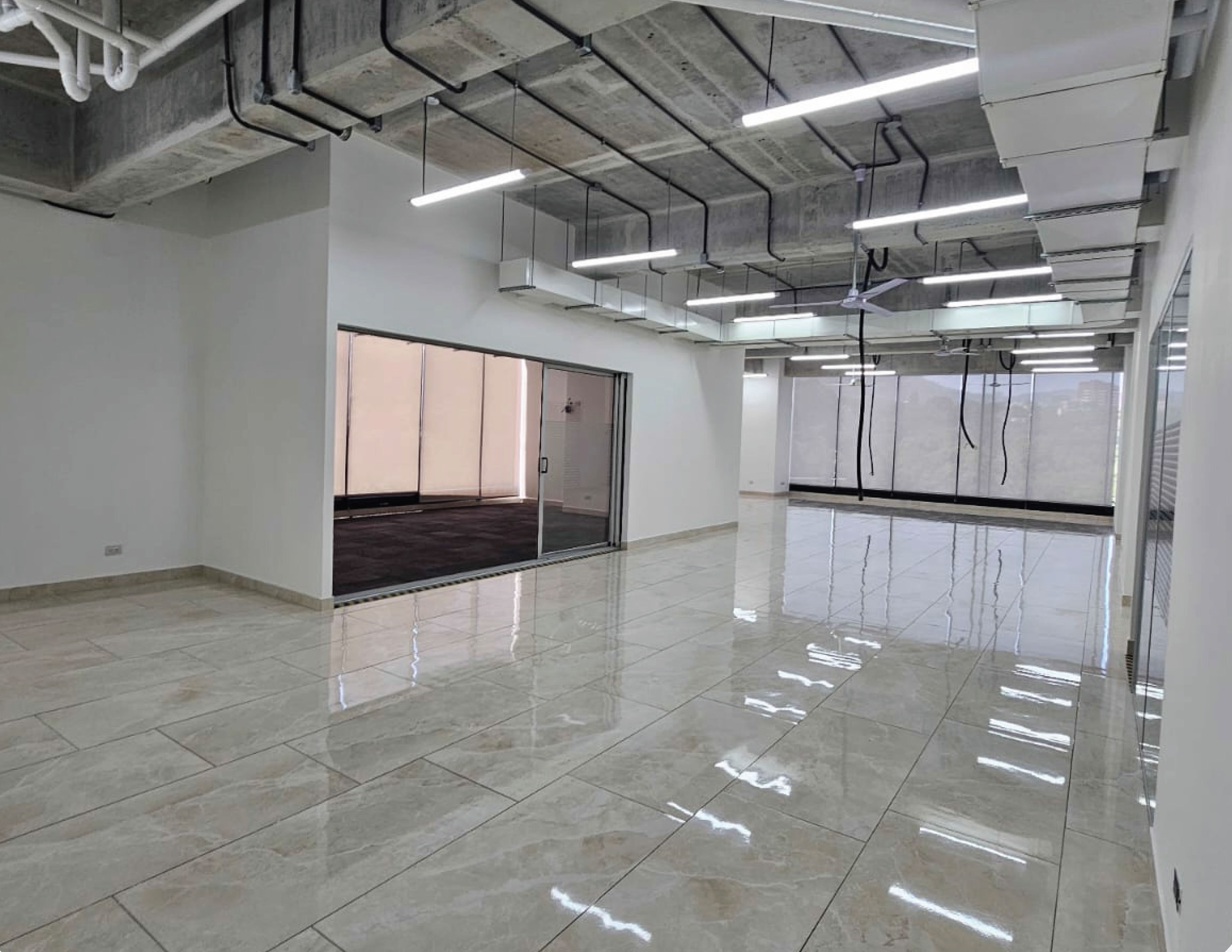 Oficinas en Renta Centro De Negocios Spazio, Zona 15. - Miniatura 6